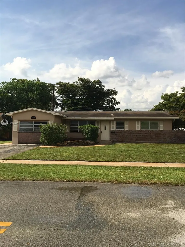 7141 SW 2nd Court Pembroke Pines FL 33023