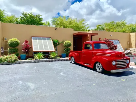 7156 Ballantrae Court Miami Lakes FL 33014