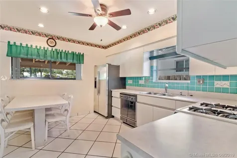 1138 Dove Avenue Miami Springs FL 33166
