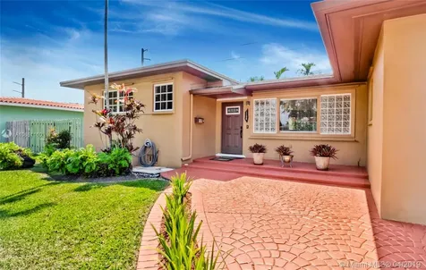 1138 Dove Avenue Miami Springs FL 33166