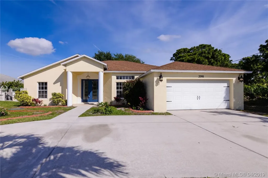 2098 SE Mandrake Circle Port St. Lucie FL 34952
