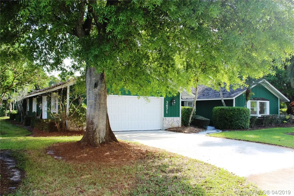 3671 SE Fairway W Stuart FL 34997