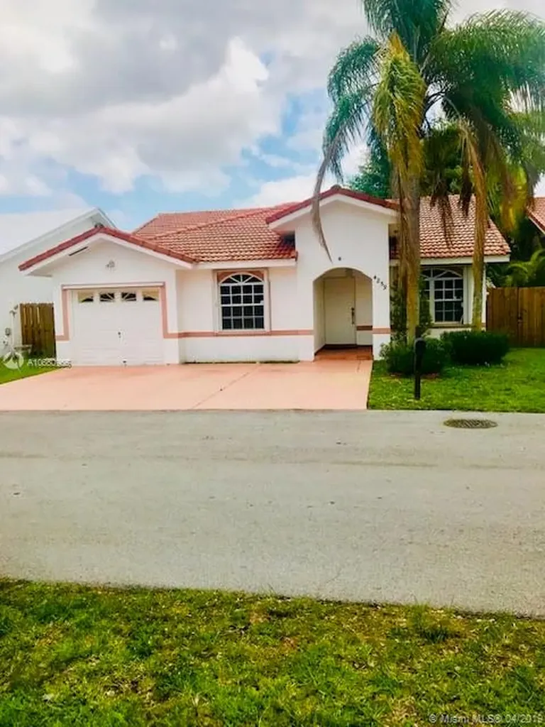4259 SW 154th Avenue Miami FL 33185