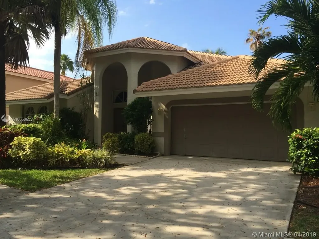 901 Lakewood Court Weston FL 33326