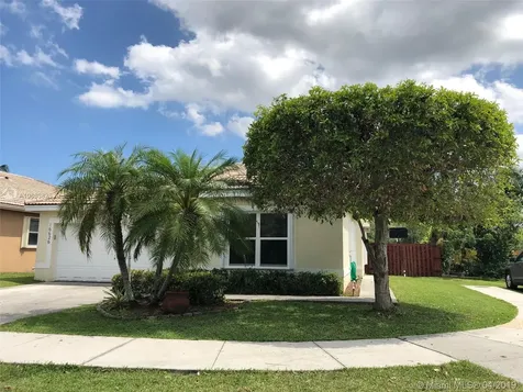 16626 SW 76th Street Miami FL 33193