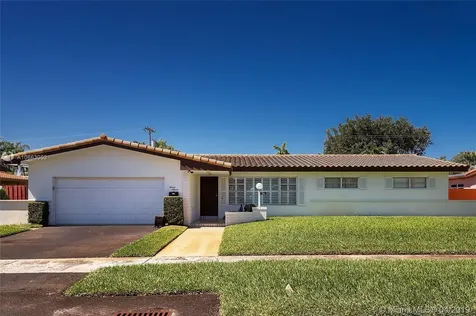 2011 NE 196th Terrace North Miami Beach FL 33179