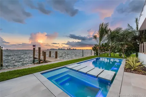 1610 S Treasure Drive North Bay Village FL 33141