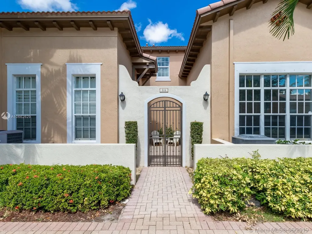 516 SW 147th Terrace Pembroke Pines FL 33027
