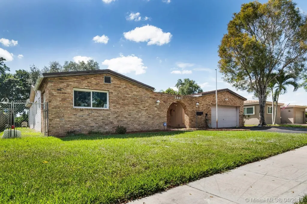 5007 SW 89th Avenue Cooper City FL 33328