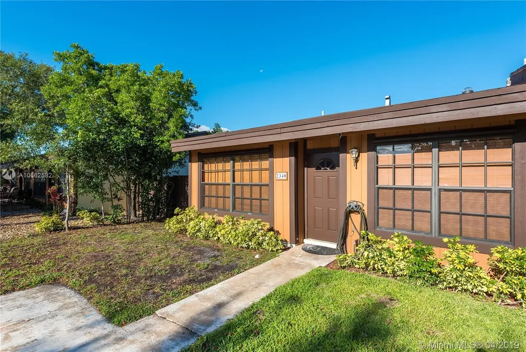 2340 Evergreen Court Pembroke Pines FL 33026