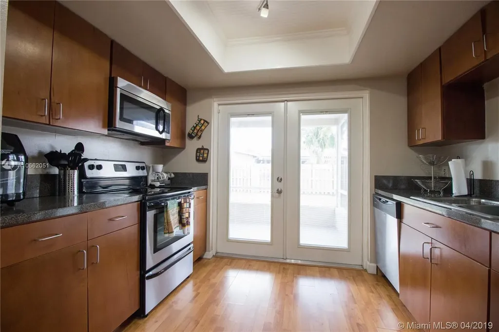 9520 NW 25th Street Sunrise FL 33322