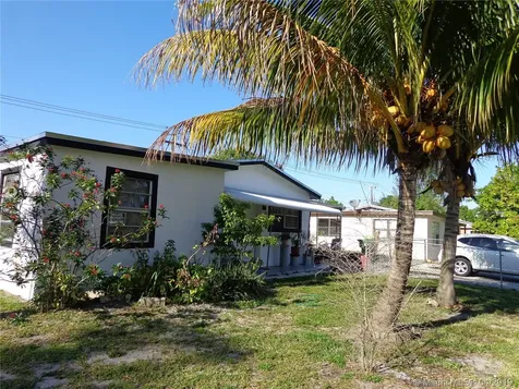 1001 NE 211th Street Miami FL 33179