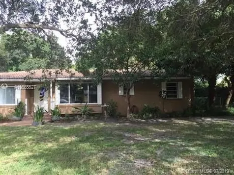 208 Bayberry Drive Plantation FL 33317