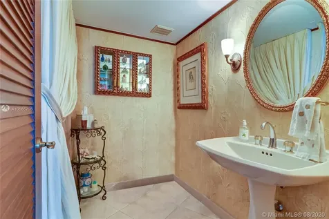 19195 Mystic Pointe Drive Aventura FL 33180