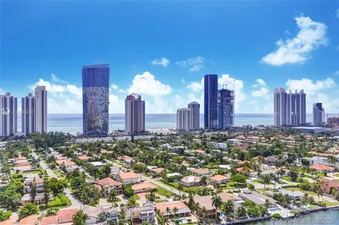 19195 Mystic Pointe Drive Aventura FL 33180