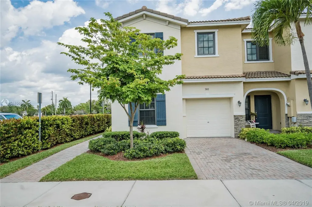301 NE 194th Lane Miami FL 33179