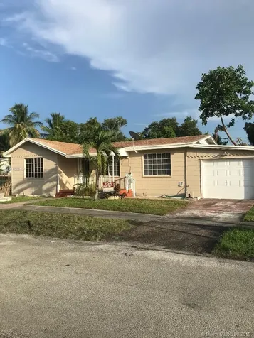 5724 Arthur Street Hollywood FL 33021