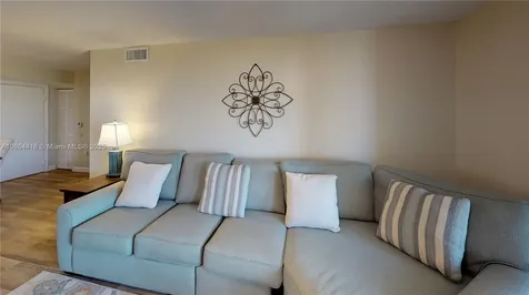 19701 E Country Club Drive Aventura FL 33180