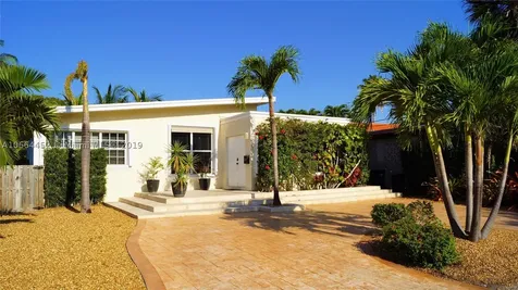 9472 Carlyle Avenue Surfside FL 33154