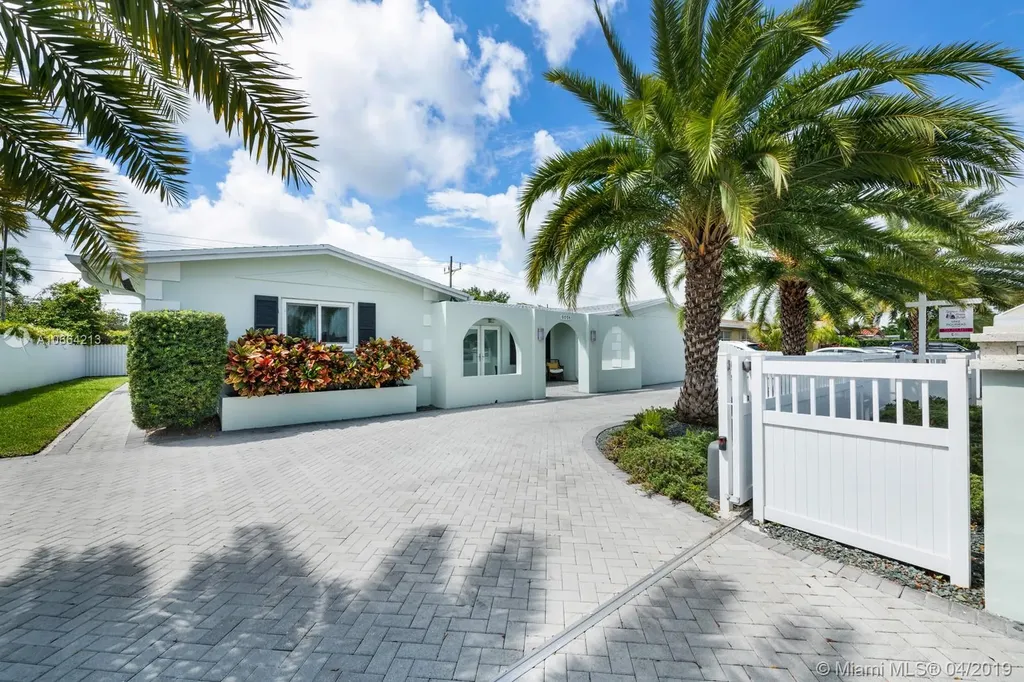 9004 SW 56th Street Miami FL 33165