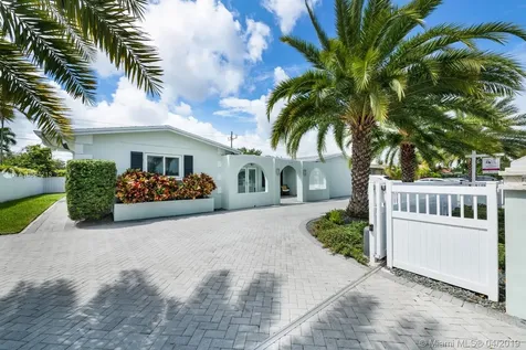 9004 SW 56th Street Miami FL 33165