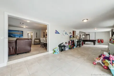 9004 SW 56th Street Miami FL 33165