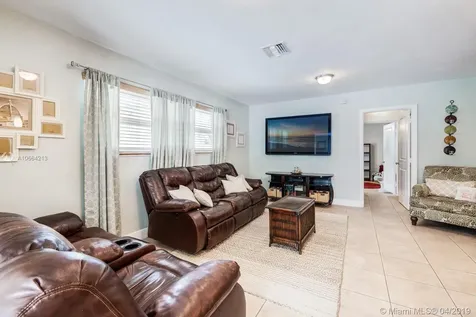 9004 SW 56th Street Miami FL 33165