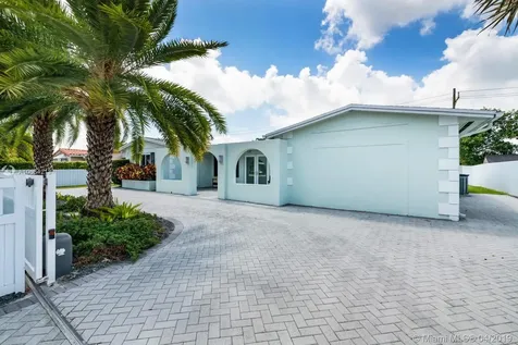 9004 SW 56th Street Miami FL 33165