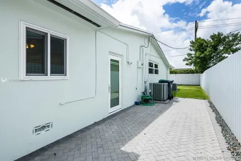 9004 SW 56th Street Miami FL 33165