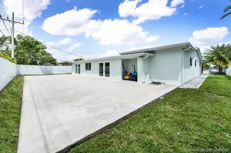 9004 SW 56th Street Miami FL 33165