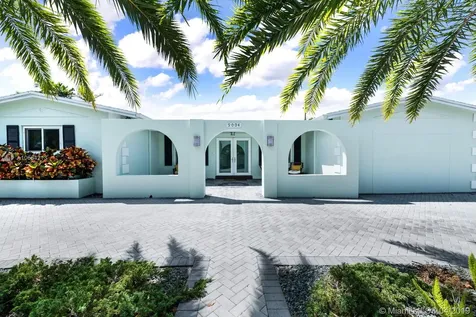 9004 SW 56th Street Miami FL 33165