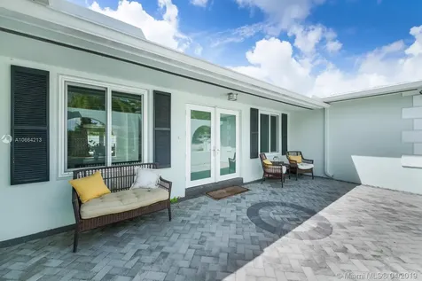 9004 SW 56th Street Miami FL 33165