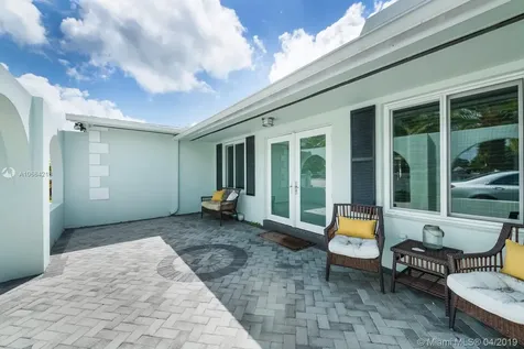 9004 SW 56th Street Miami FL 33165