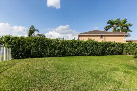 2505 Hunters Run Way Weston FL 33327