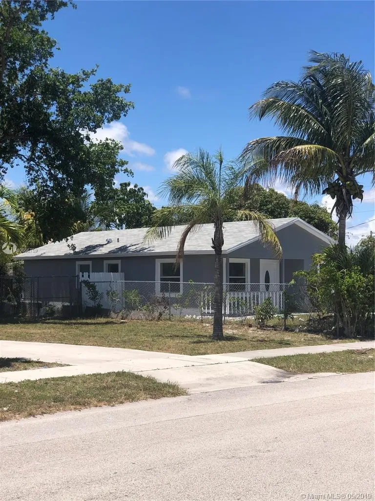 126 NW 6th Avenue Delray Beach FL 33444