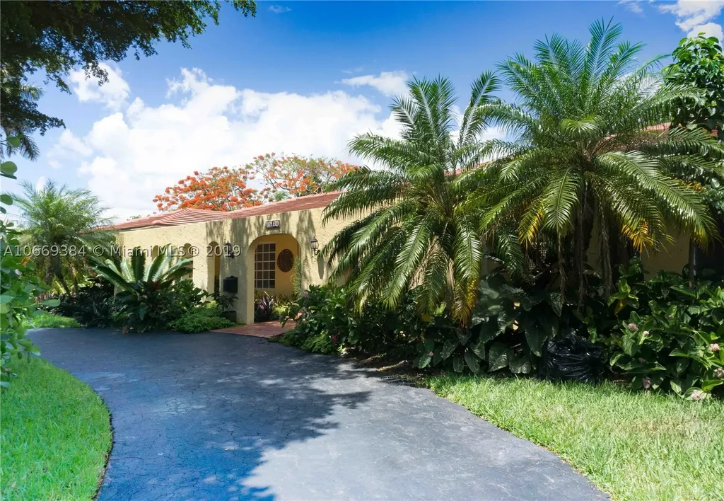 15324 SW 77th Court Palmetto Bay FL 33157