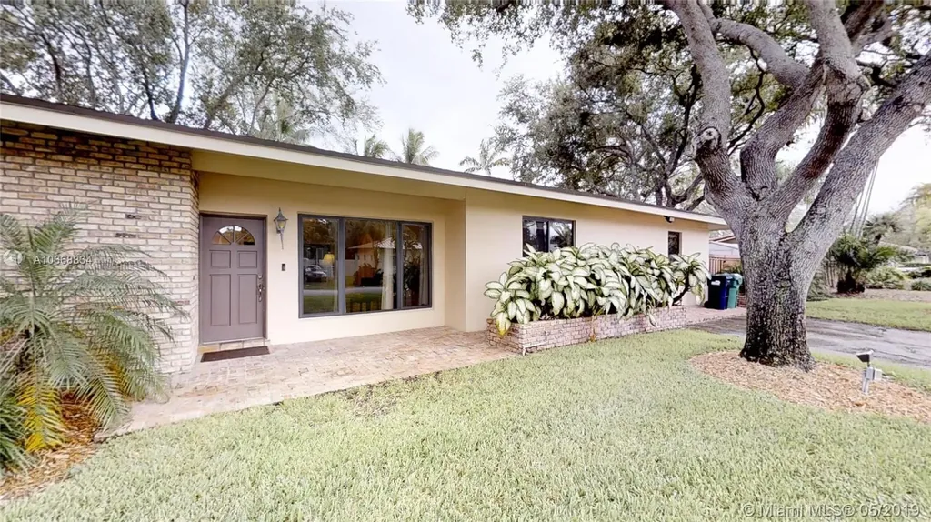 8270 SW 119th Street Miami FL 33156