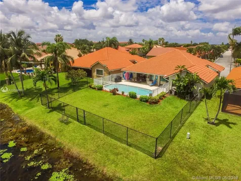 1001 SW 115th Avenue Pembroke Pines FL 33025