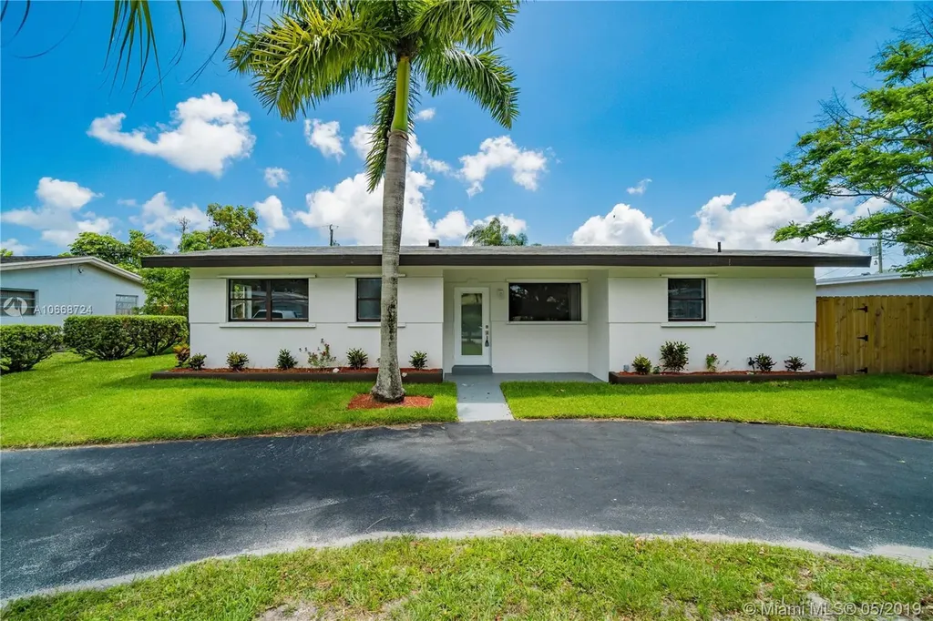 1621 SW 71st Terrace Pembroke Pines FL 33023