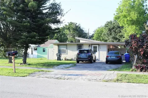 5706 Arthur Street Hollywood FL 33021