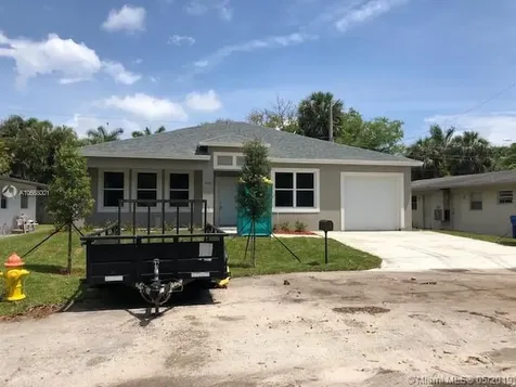 305 NW 32nd Street Oakland Park FL 33309