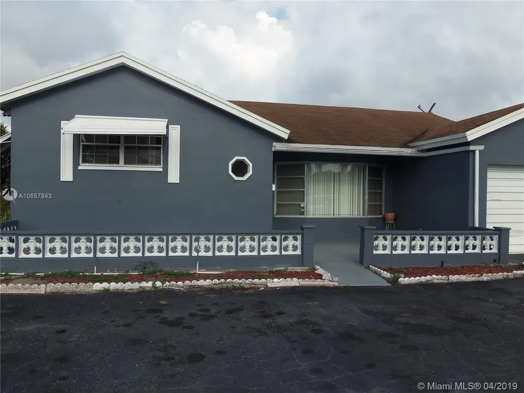 4201 NW 41st Terrace Lauderdale Lakes FL 33319