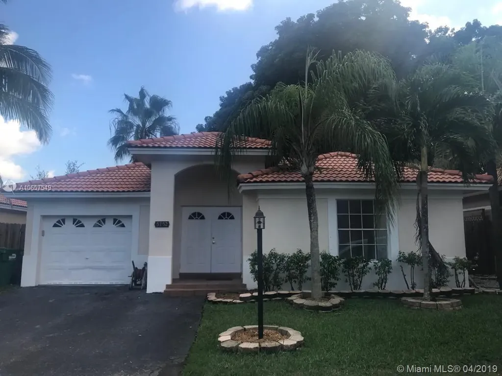 5752 NW 97th Place Doral FL 33178
