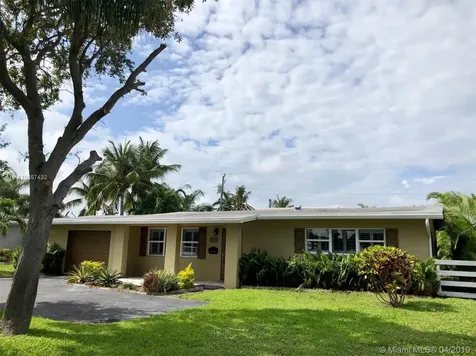 2375 NE 8th Street Pompano Beach FL 33062