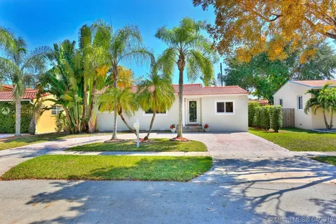 6122 SW 14th Street West Miami FL 33144