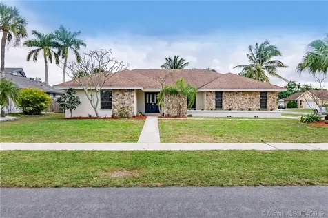 1150 NW 77th Avenue Plantation FL 33322