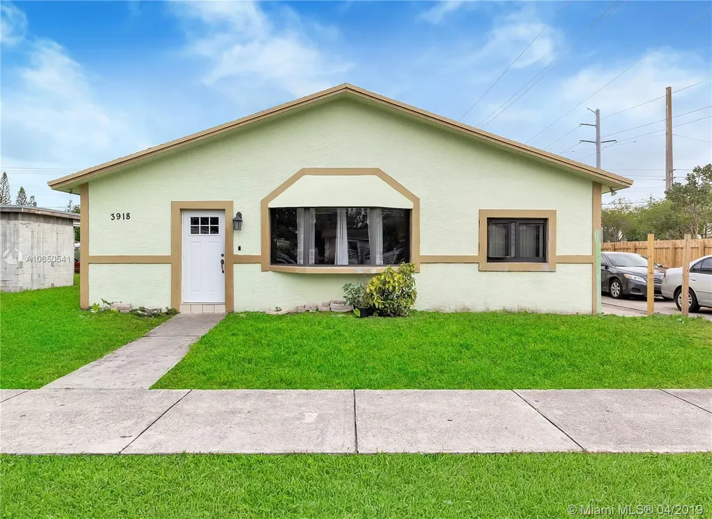 3918 SW 26th Street West Park FL 33023