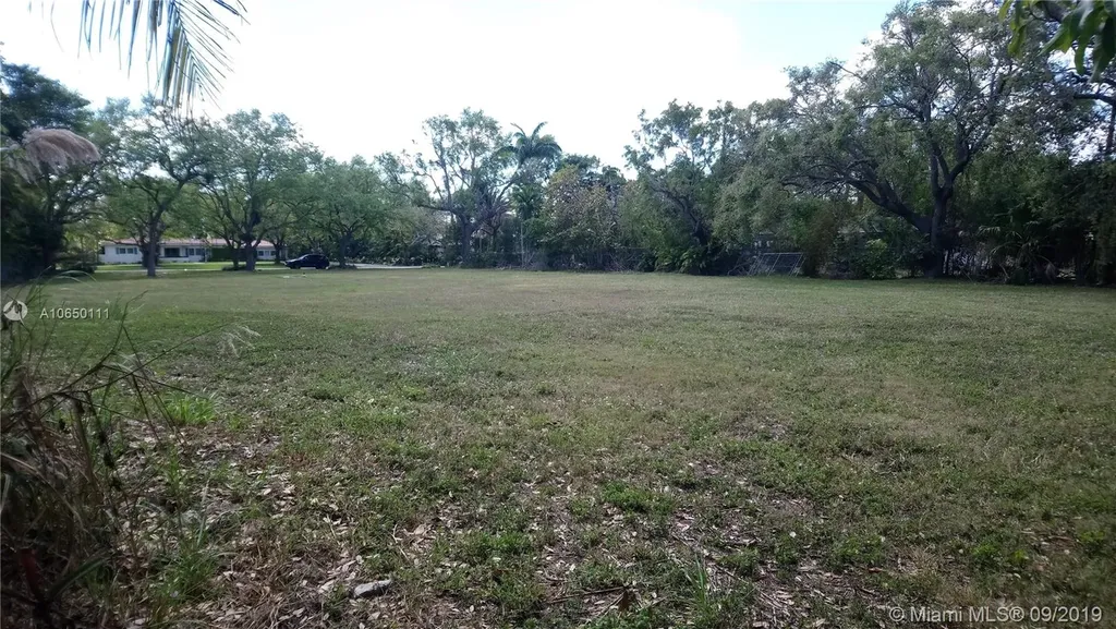 7601 SW 122nd Street Pinecrest FL 33156