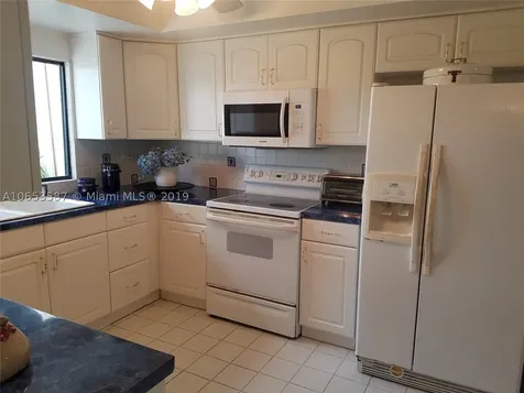 7647 SW 102nd Place Miami FL 33173