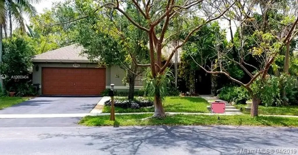 995 SW 150th Terrace Sunrise FL 33326